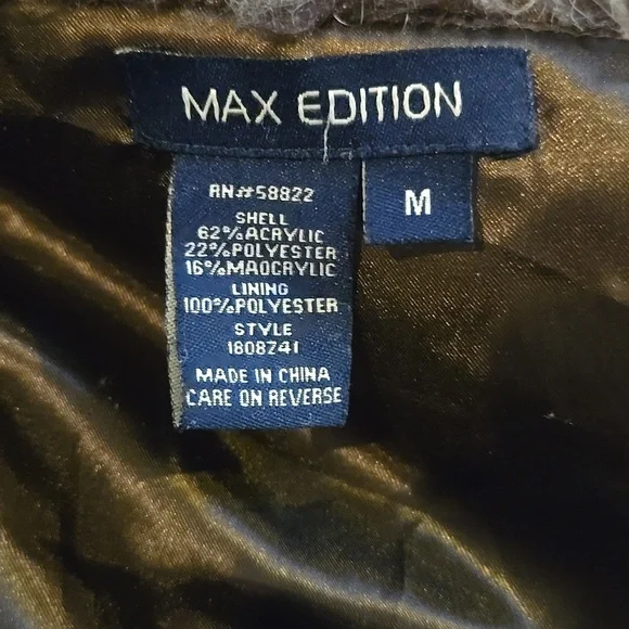 Vintage Y2k Max Edition Faux Fur Vest with Stripe Detail 💫 - Picture 4 of 4